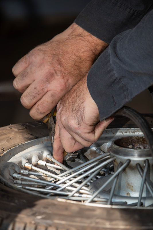Adjusting wire spokes