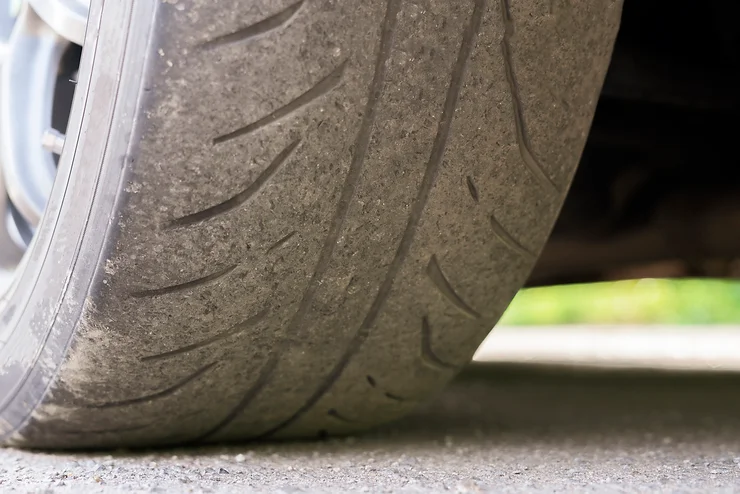 The dangers of driving with worn-out tires 1